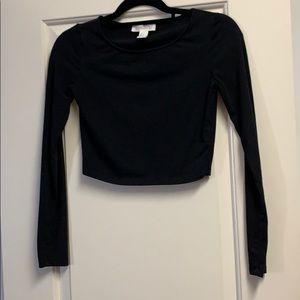 Like new black, long sleeve crop top